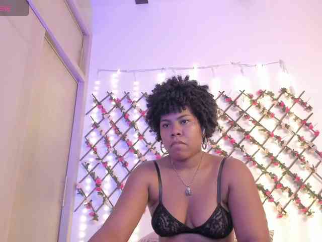 naughtyebonyy webcam