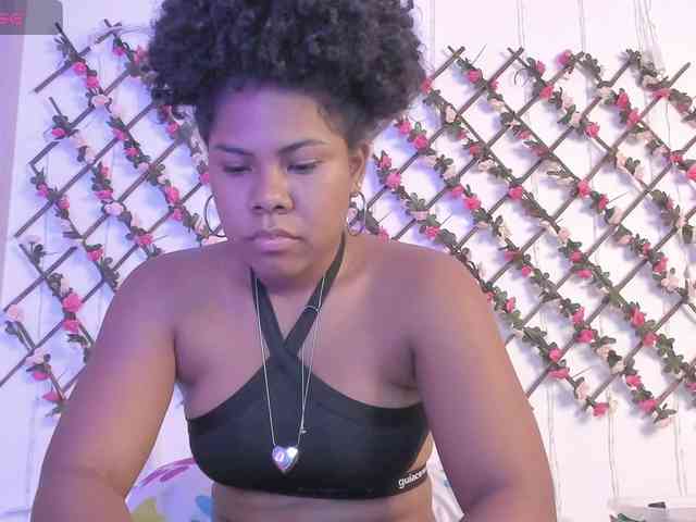 naughtyebonyy webcam