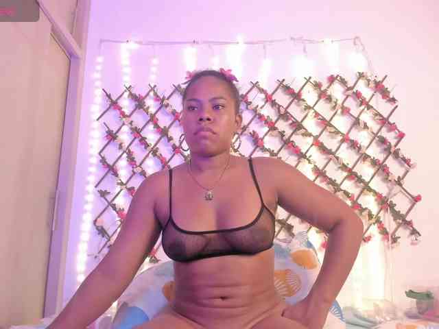 naughtyebonyy webcam