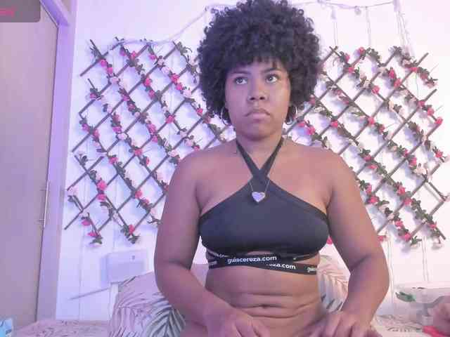 naughtyebonyy webcam