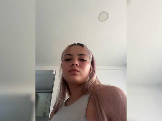 Aisha-engel live cam on BongaCams