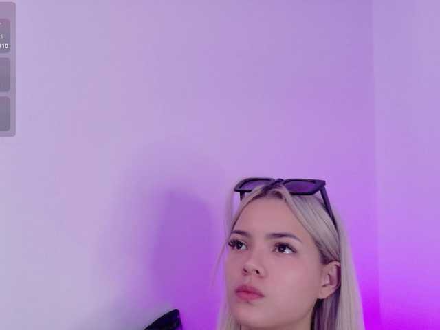 Aisha-engel live cam on BongaCams