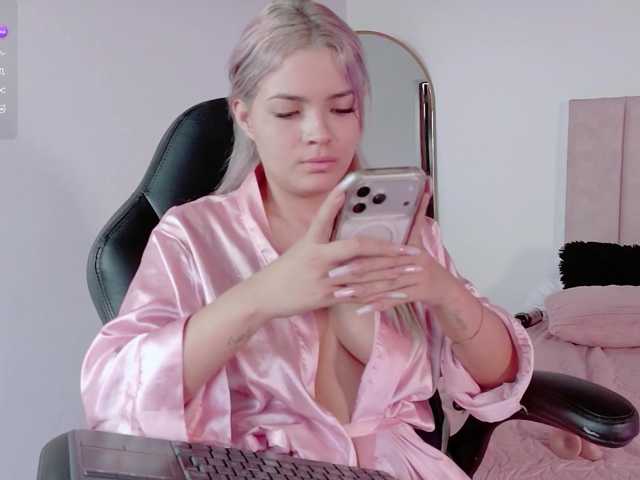 Aisha-engel live cam on BongaCams