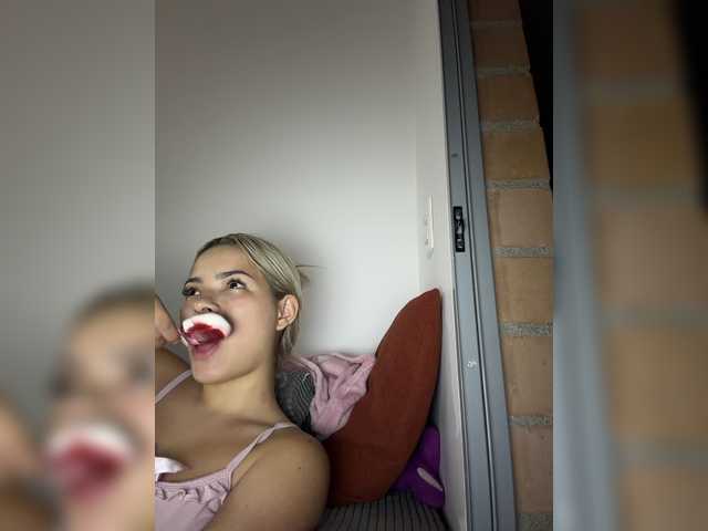 Aisha-engel live cam on BongaCams