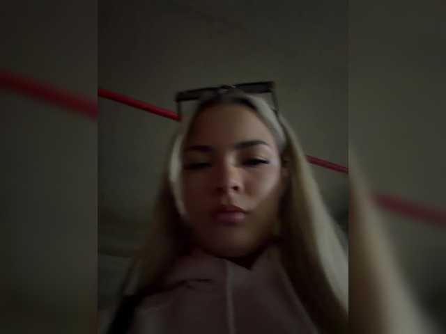 Aisha-engel live cam on BongaCams