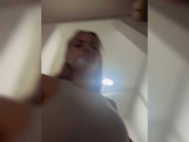 Aisha-engel live cam on BongaCams