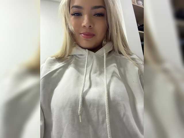 Aisha-engel live cam on BongaCams