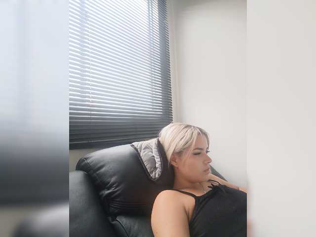 Aisha-engel live cam on BongaCams