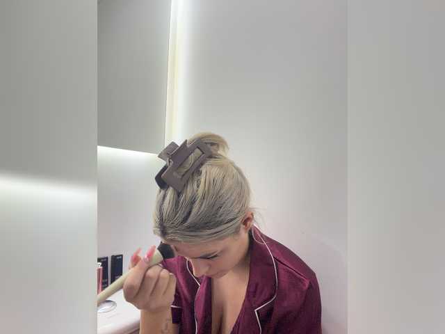 Aisha-engel live cam on BongaCams