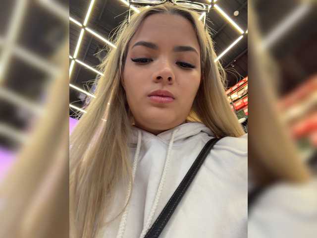 Aisha-engel live cam on BongaCams