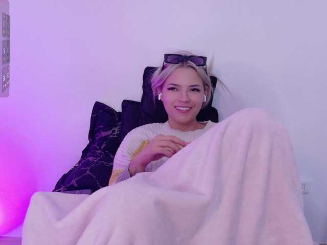 Aisha-engel live cam on BongaCams