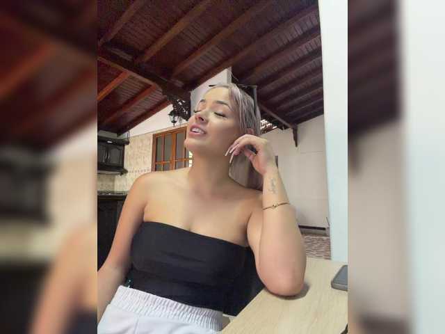 Aisha-engel live cam on BongaCams