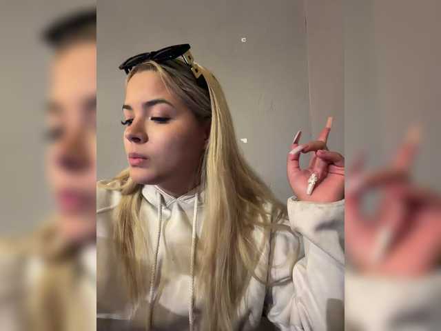 Aisha-engel live cam on BongaCams