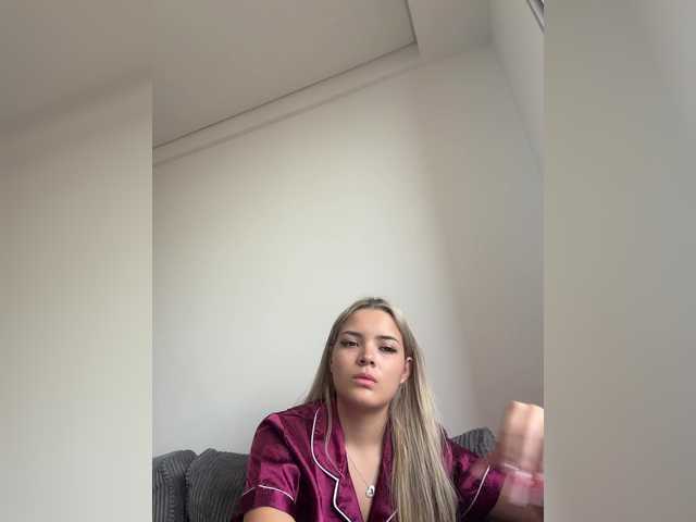 Aisha-engel live cam on BongaCams