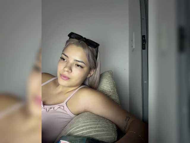 Aisha-engel live cam on BongaCams