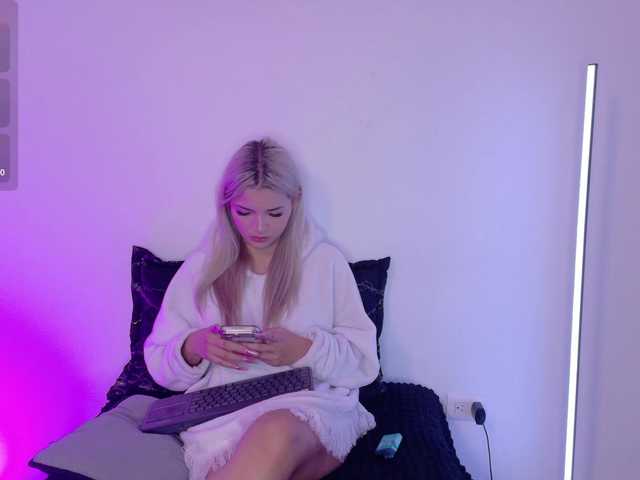 Aisha-engel live cam on BongaCams