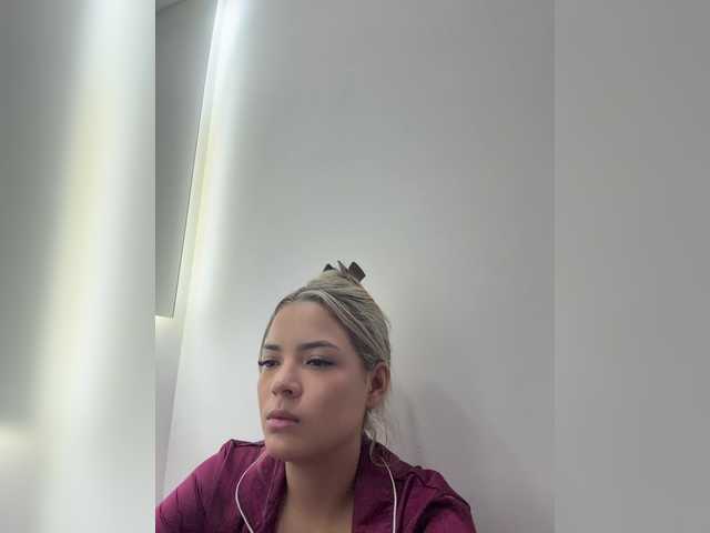 Aisha-engel live cam on BongaCams