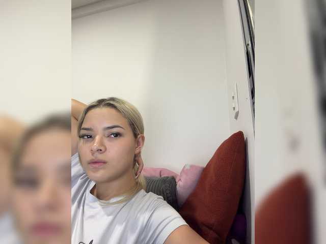 Aisha-engel live cam on BongaCams