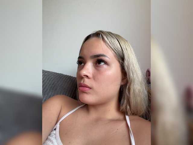 Aisha-engel live cam on BongaCams