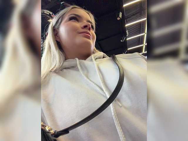 aisha-engel cam belle
