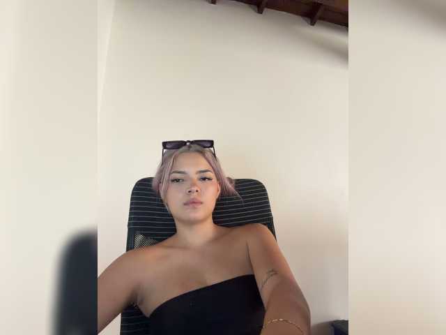 Aisha-engel live cam on BongaCams