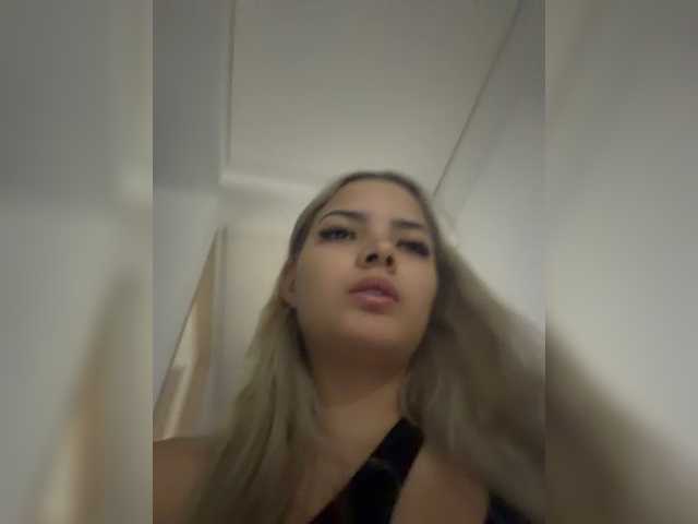 Aisha-engel live cam on BongaCams