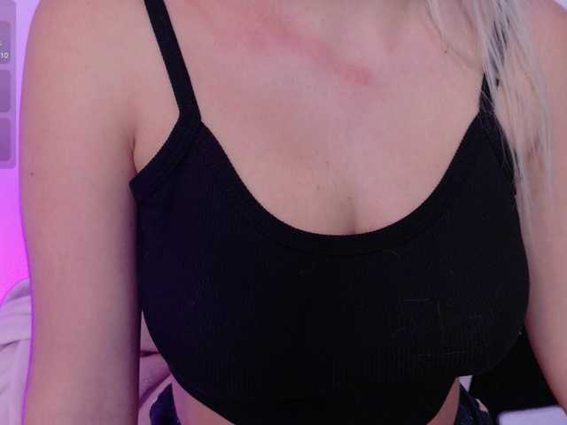 Aisha-engel live cam on BongaCams