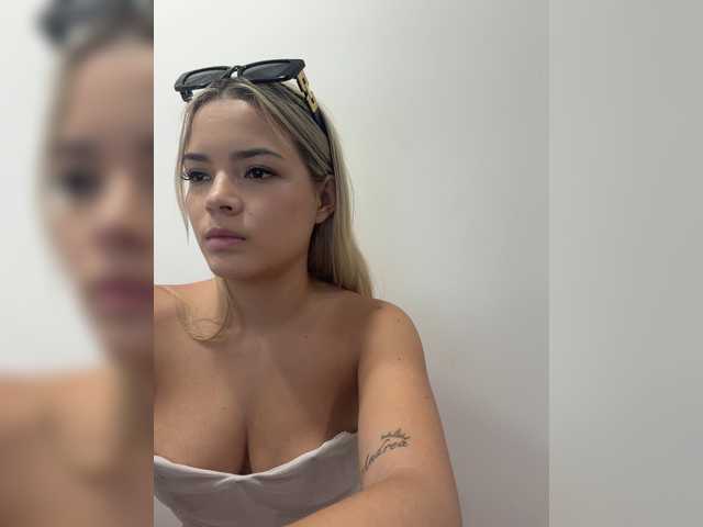 Aisha-engel live cam on BongaCams