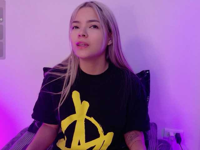 Aisha-engel live cam on BongaCams