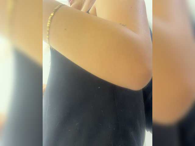 Aisha-engel live cam on BongaCams