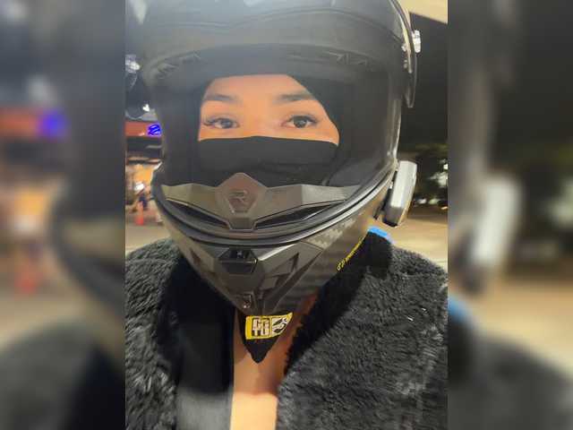 Aisha-engel live cam on BongaCams