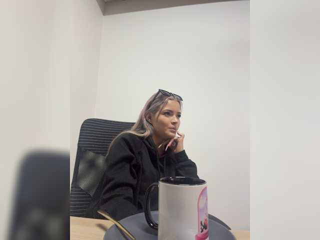 Aisha-engel live cam on BongaCams