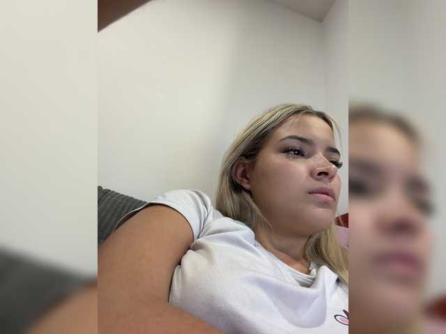 Aisha-engel live cam on BongaCams