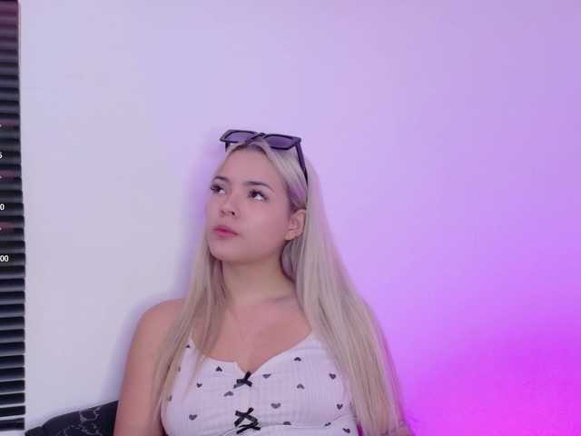 Aisha-engel live cam on BongaCams
