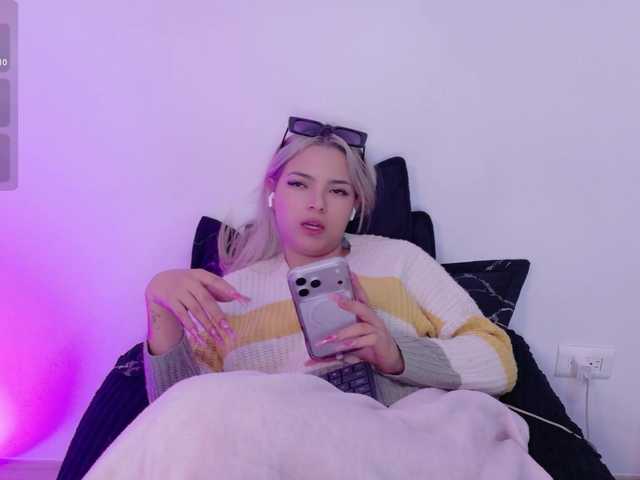 Aisha-engel live cam on BongaCams