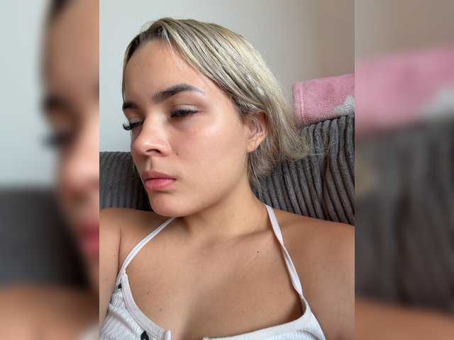Aisha-engel live cam on BongaCams