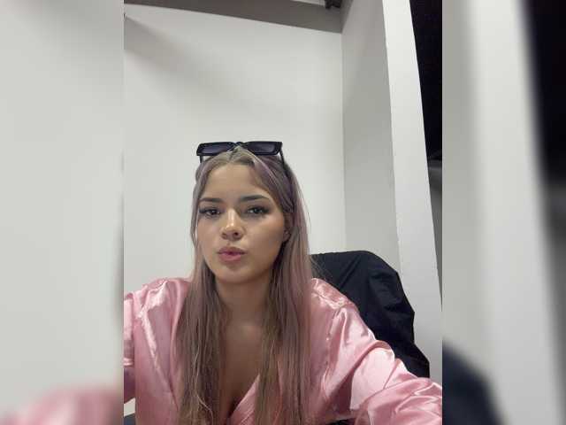 Aisha-engel live cam on BongaCams