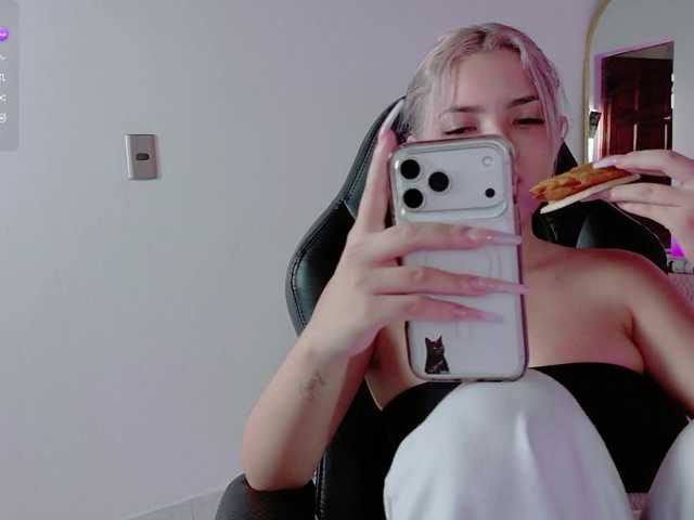 Aisha-engel live cam on BongaCams