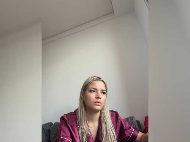 Aisha-engel live cam on BongaCams