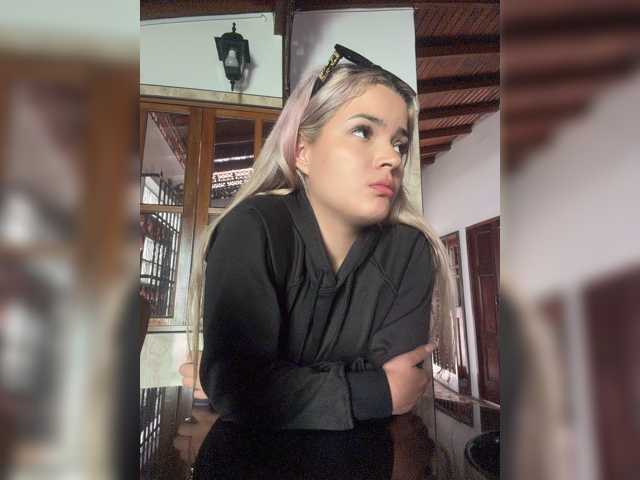 Aisha-engel live cam on BongaCams