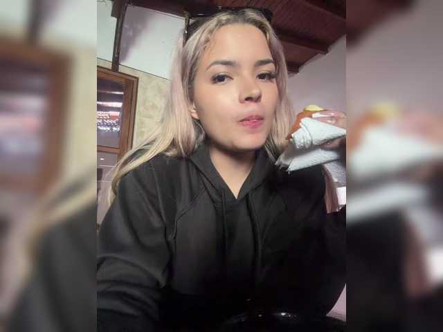 Aisha-engel live cam on BongaCams