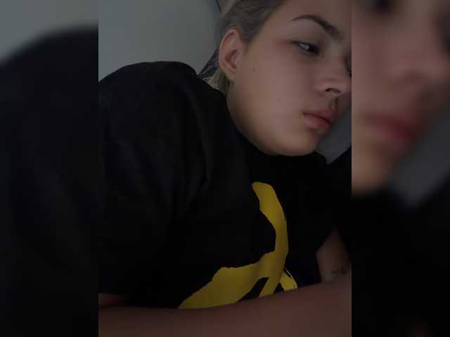 Aisha-engel live cam on BongaCams