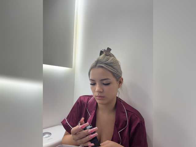 Aisha-engel live cam on BongaCams