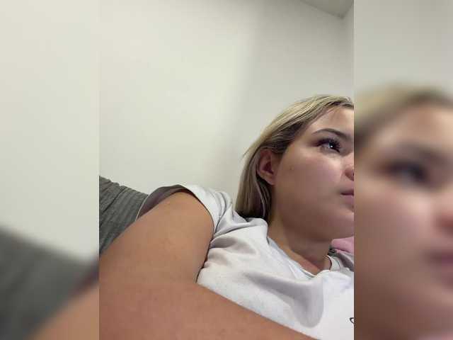 Aisha-engel live cam on BongaCams