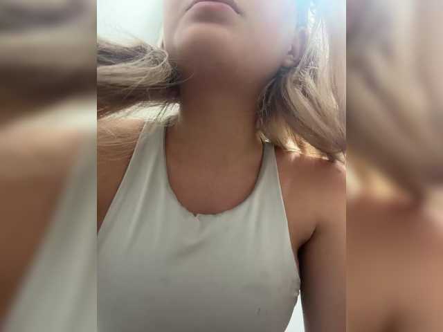 Aisha-engel live cam on BongaCams