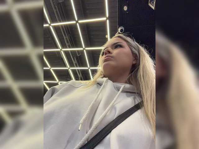 Aisha-engel live cam on BongaCams