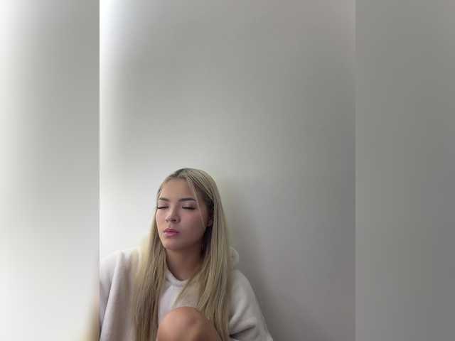 Aisha-engel live cam on BongaCams