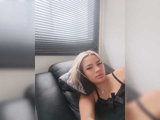 aisha-engel live sex show