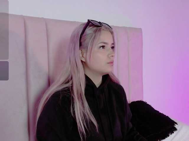 Aisha-engel live cam on BongaCams