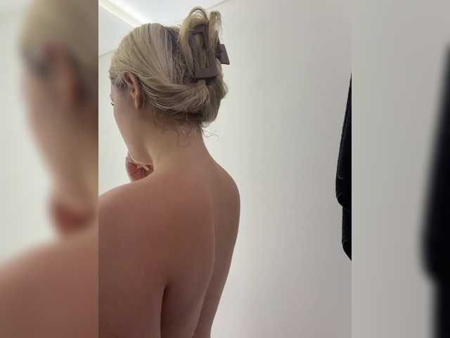 Aisha-engel live cam on BongaCams
